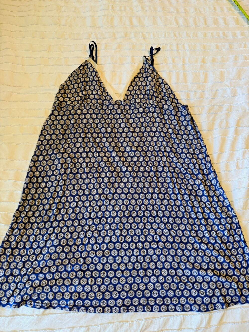 Gilligan & O'Malley Women's XL Chemise Nightgown Blue Geometric V-Neck Stretch